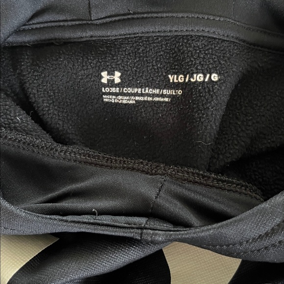 🪻💐3/$10💐🪻 Under Armour Charcoal Hoodie with White Emblem - Picture 4 of 4